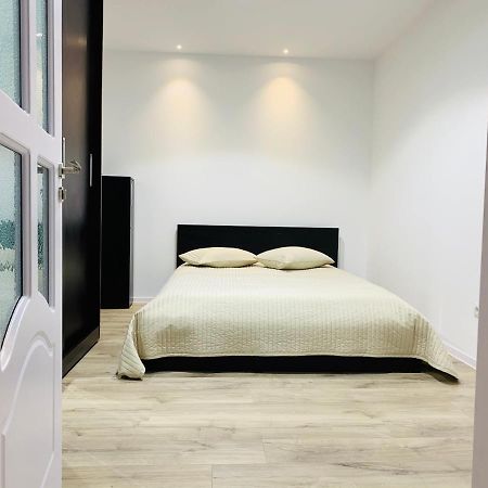 Apartment City Center Пітешть Екстер'єр фото